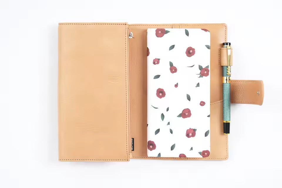 Moterm Weeks Trifold Vegetable Tanned Leather Planner Cover