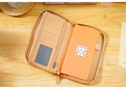 Moterm Full Grain Vegetable Tanned Zip Weeks 2.0 cover