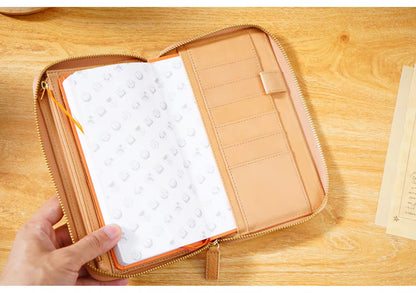Moterm Full Grain Vegetable Tanned Zip Weeks 2.0 cover
