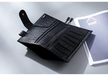 Load image into Gallery viewer, Moterm weeks croc cover