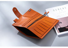 Load image into Gallery viewer, Moterm weeks croc cover