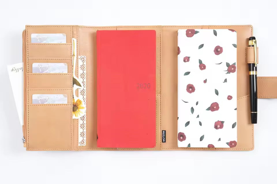 Moterm Weeks Trifold Vegetable Tanned Leather Planner Cover
