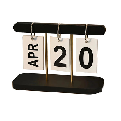 Page-Turning Desk Calendar