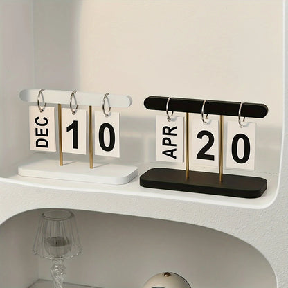Page-Turning Desk Calendar