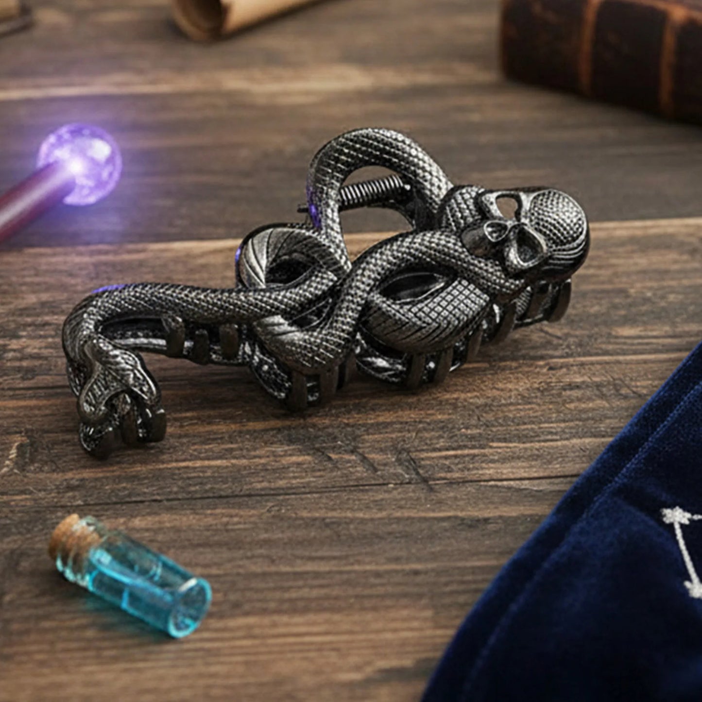 Serpent metal snake claw clip