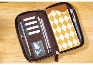 Moterm Full Grain Vegetable Tanned Zip Weeks 2.0 cover