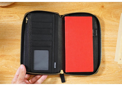 Moterm Full Grain Vegetable Tanned Zip Weeks 2.0 cover