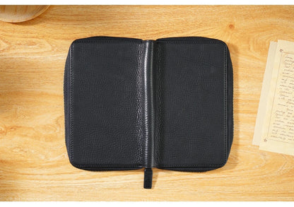 Moterm Full Grain Vegetable Tanned Zip Weeks 2.0 cover