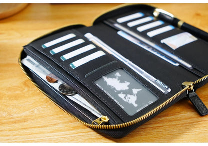 Moterm Full Grain Vegetable Tanned Zip Weeks 2.0 cover