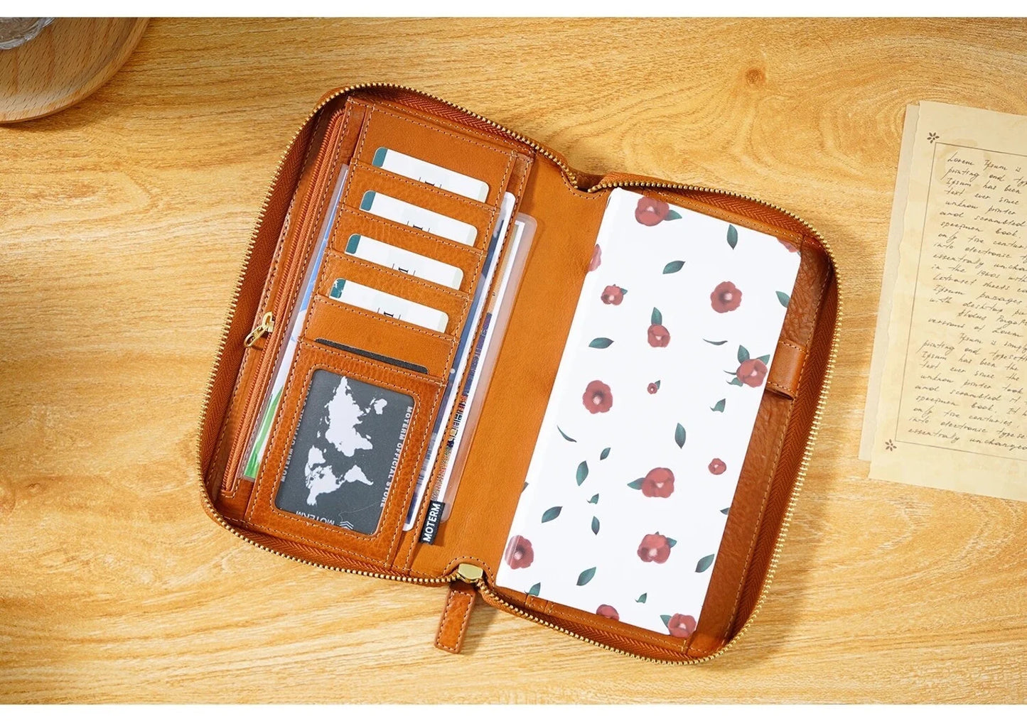 Moterm Full Grain Vegetable Tanned Zip Weeks 2.0 cover